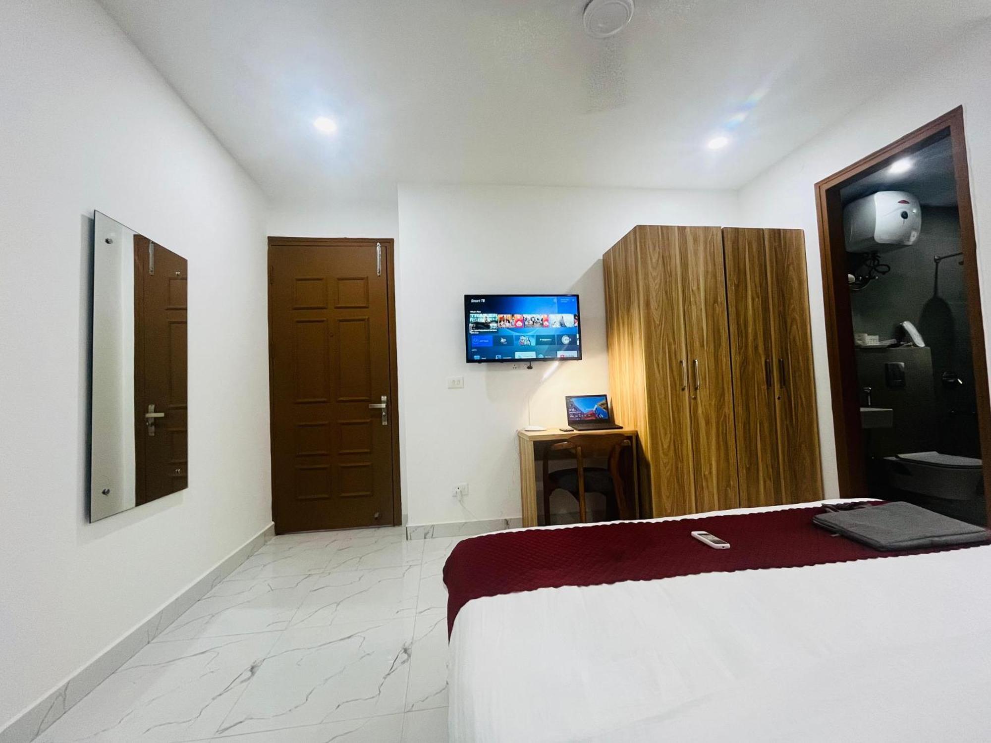 The Lodgers Studio Apartment Infront Of Artemis Hospital Gurugram Gurgaon Exterior foto